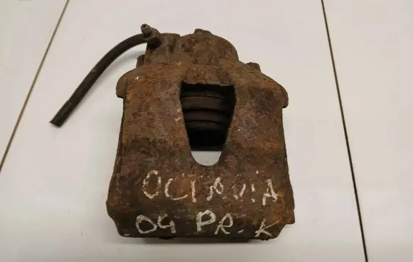 Skoda Octavia Mk1 (1U) Front brake caliper