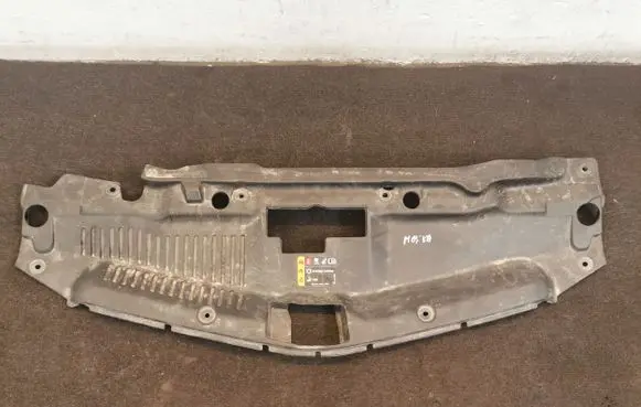 Opel Mokka Radiator trim 95079808