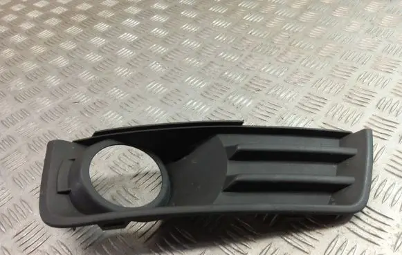 Ford Focus C-MAX Front bumper lower grill 3M51-R19952-AD