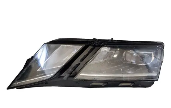 Skoda Octavia Mk3 (5E) Headlight/headlamp 5E1941015D 030110423100 LE15A6369