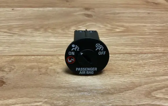 Opel Insignia A Passenger airbag on/off switch 13577258