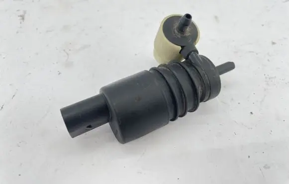 Audi A6 S6 C5 4B Windscreen/windshield washer pump 1K6955651