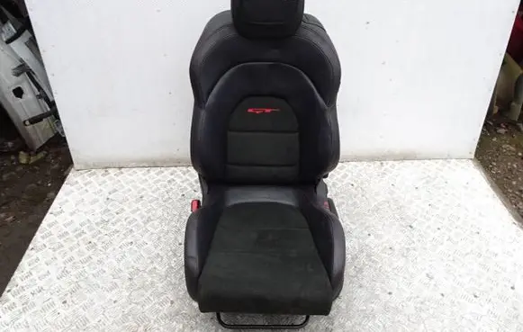 KIA Pro Cee'd II Front passenger seat adsbrbqb