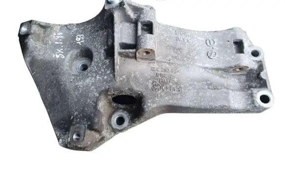 Skoda Octavia Mk2 (1Z) Engine mounting bracket 036260885