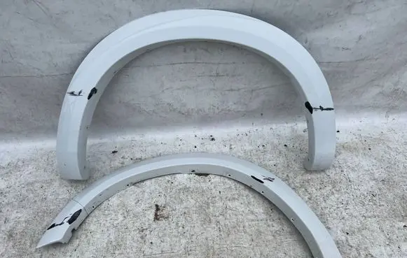 Dodge PickUp RAM SRT-10 Rear arch trim