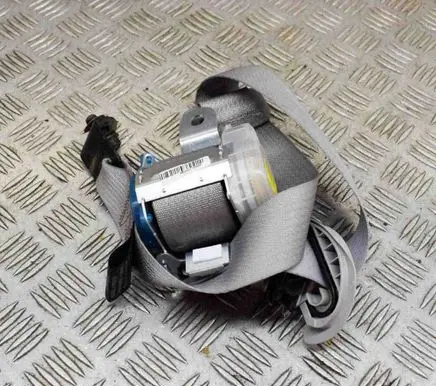 Middle seatbelt (rear)