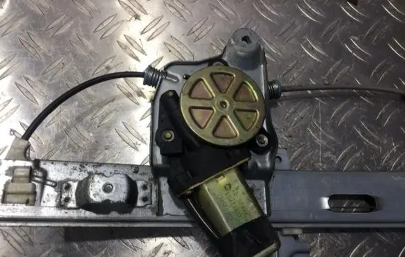 Mazda Xedos 9 Rear door window regulator motor le578va ed414x07