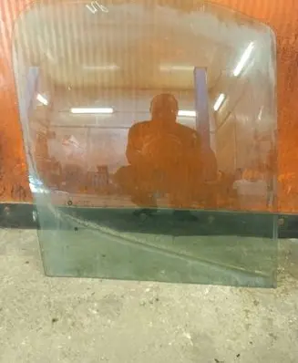 Renault Trafic II (X83) Front door window glass four-door 
