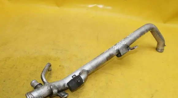 Audi A8 S8 D3 4E Engine coolant pipe/hose 07L121070R