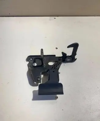 Audi A6 S6 C6 4F Engine bonnet/hood lock/latch loop/hook 4F0823480B