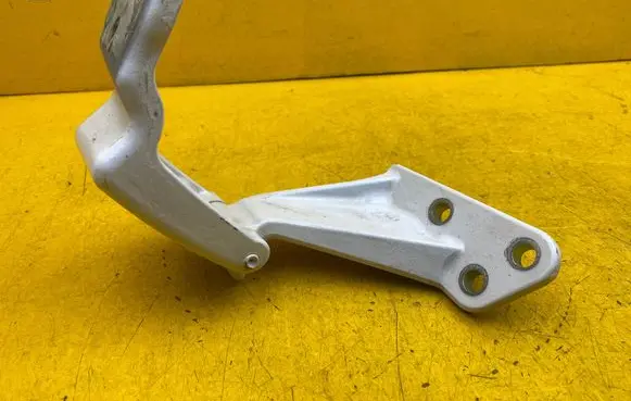 Mercedes-Benz V Class W447 Tailgate/trunk/boot hinge A4477400337