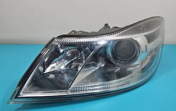 Skoda Octavia Mk2 (1Z) Headlight/headlamp 1Z1941015F IMPRK1508897