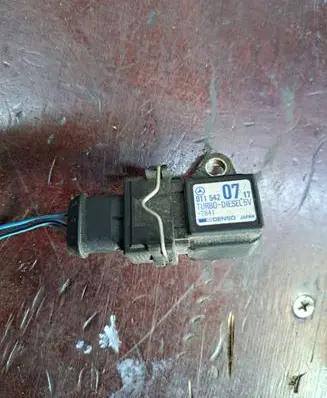 Mercedes-Benz A W168 Air pressure sensor 0115420717