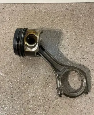 Audi A8 S8 D4 4H Piston with connecting rod 83L82