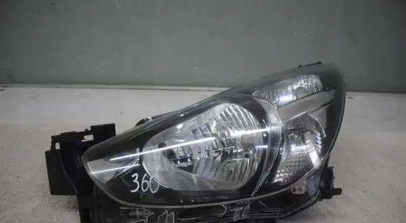 Mazda 2 Headlight/headlamp