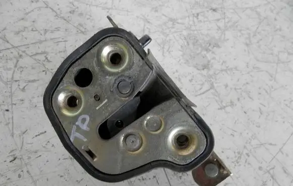 Opel Corsa B Rear door lock 90503794