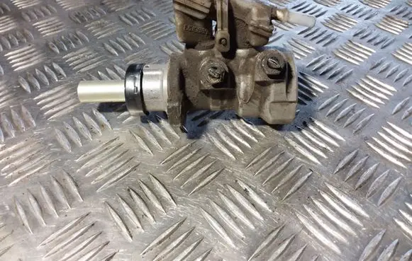 Ford Focus Master brake cylinder 21030399