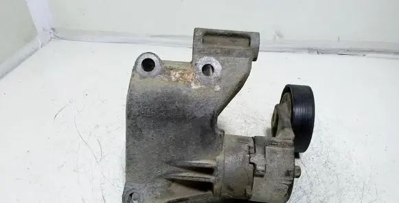 Opel Meriva A Generator/alternator bracket 90571112