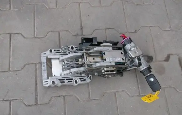 Volkswagen Polo IV 9N3 Ignition lock 4B0905851