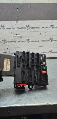 Opel Vectra C Fuse module 13189924 02GDBL 105567