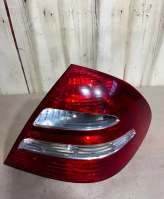 Mercedes-Benz E W211 Rear/tail lights A2118200464
