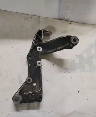 Skoda Yeti (5L) Engine mounting bracket 1K0199296