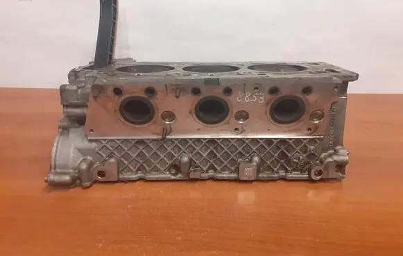 Mercedes-Benz S W221 Engine head 8853 R2720162301