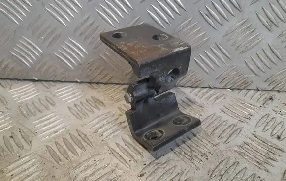 BMW X5 E53 Front door lower hinge 41518265157