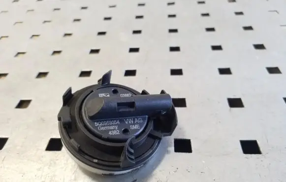 Skoda Superb B8 (3V) Airbag deployment crash/impact sensor 5Q0959354