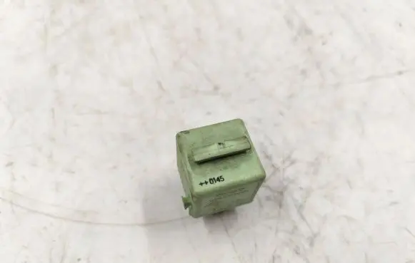 BMW 5 E39 Other relay V23134K59X312 8373700 61361