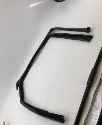 BMW X1 U11 Rubber seal rear door window/glass 20677910