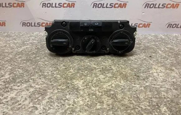 Volkswagen Jetta V Climate control unit