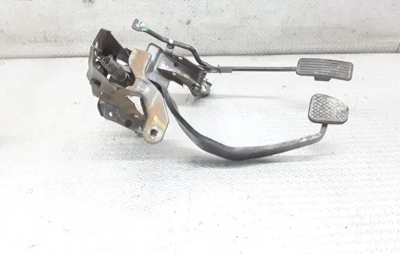 Honda CR-V Pedal assembly 