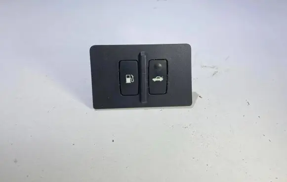Lexus IS 220D-250-350 Fuel tank opening switch 5544753030