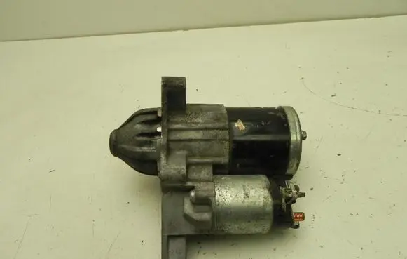 Nissan Juke I F15 Starter motor 16B VD8431