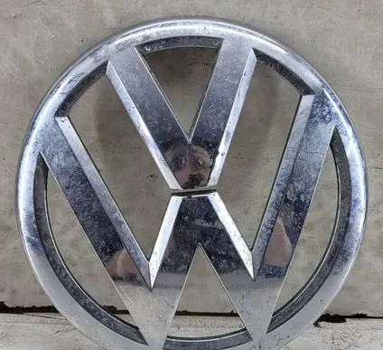 Volkswagen Touran I Manufacturer badge logo/emblem