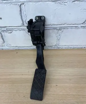 Volkswagen Transporter - Caravelle T5 Accelerator throttle pedal 7H1721503