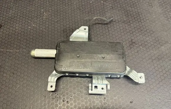 Mercedes-Benz C W203 Front door airbag 30320412C 1006187160221 086389650