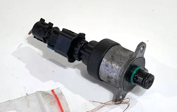 Opel Astra H Fuel pressure regulator 0928400654