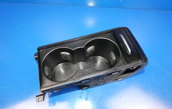 Jaguar F-Pace Cup holder front 