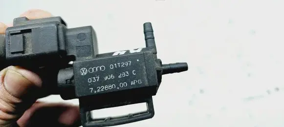 Audi A4 S4 B6 8E 8H Turbo solenoid valve 72288000 037906283C