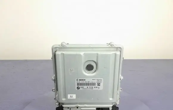BMW 5 F10 F11 Engine control unit/module ECU 8518636