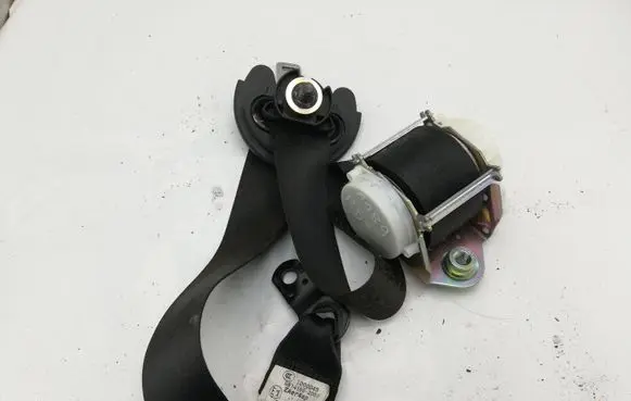 BMW X3 E83 Front seatbelt S2340071210K 05B301CB09527 33017492