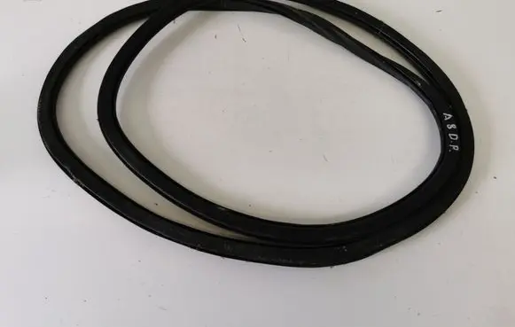 Audi A8 S8 D4 4H Front door rubber seal 