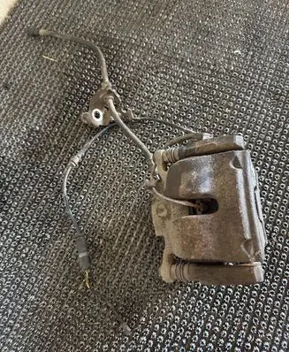 BMW 2 F45 Front brake caliper 6860265