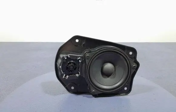 BMW X3 E83 Subwoofer speaker 6840079