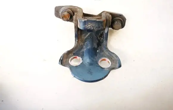 Mitsubishi Carisma Rear door lower hinge
