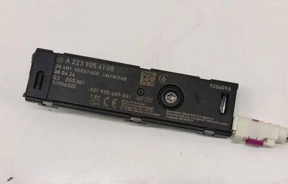 Mercedes-Benz E W214 Aerial antenna amplifier A2239054108