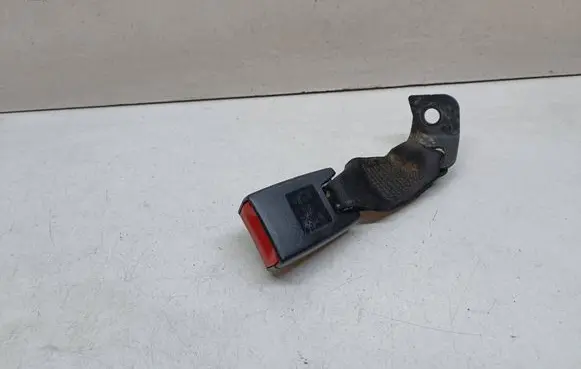 BMW 3 E90 E91 Rear seatbelt buckle 9117261
