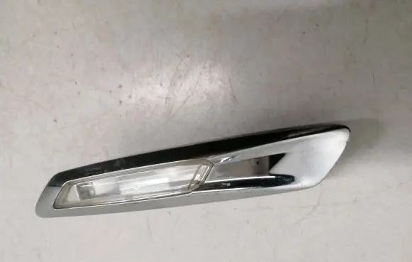 BMW 5 F10 F11 Front fender indicator light 7154170 7154168